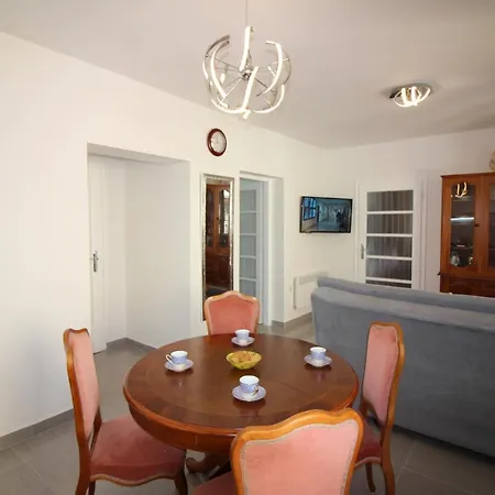 Διαμέρισμα Agata In Center *